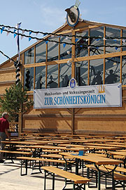 neu 2011: Zur Sch&ouml;nheitsk&ouml;nigin auf der Oidn Wiesn (&copy;Foto. Martin Schmitz)
